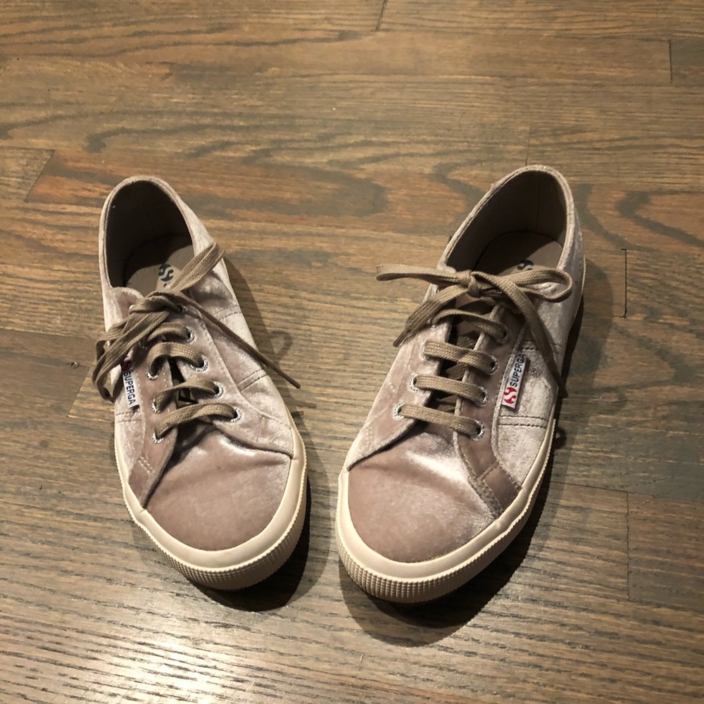 Womens casual shoes